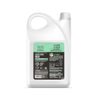 TAURO PRO LINE Ultra Natural Care šampūnas intensyviai drėkinantis šunų ir kačių baltą-šviesų kailį bei odą 3785 ml