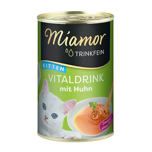 Jaunų kačių gėrimas su vištiena