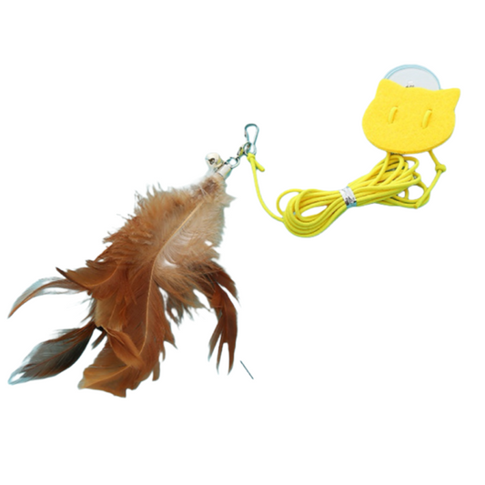 Prilipinamas kačių žaislas