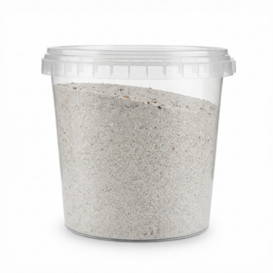 Smėlis paukščiams kibirėlyje